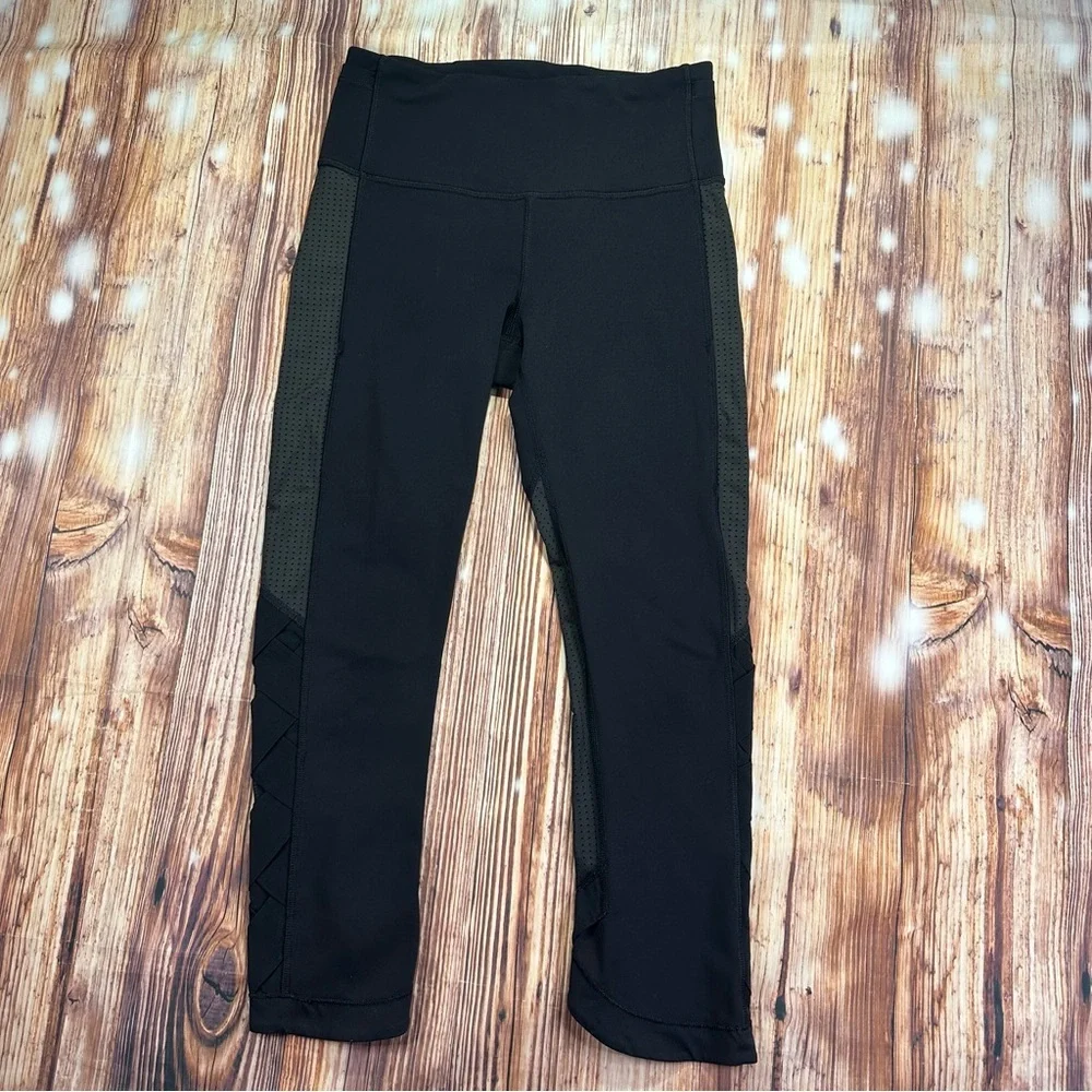 Lululemon Leggings Womens  Cropped Mesh Panel Run Yoga Gym Workout Athletic Sz 4